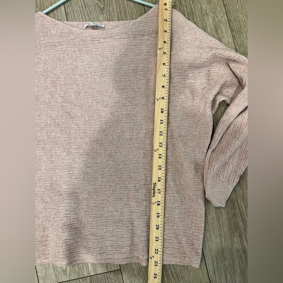 Vera Milano Large batwing pink Textured Knit Top - Picture 7 of 7